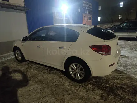 Chevrolet Cruze 2013 года за 3 800 000 тг. в Караганда – фото 4