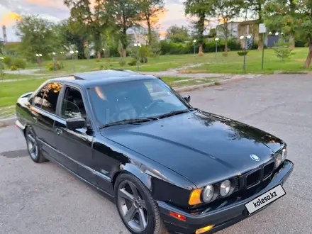 BMW 525 1993 года за 2 300 000 тг. в Шымкент