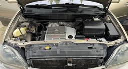 Lexus RX 300 1999 годаүшін5 550 000 тг. в Алматы – фото 2