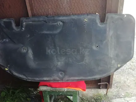 Капот.Т25 кузов Авенсис оригинальный за 25 000 тг. в Рудный – фото 3