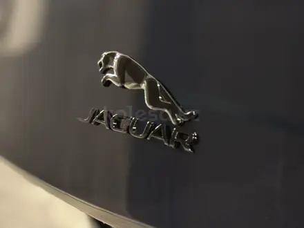 Jaguar F-Type 2022 года за 85 000 000 тг. в Алматы – фото 8