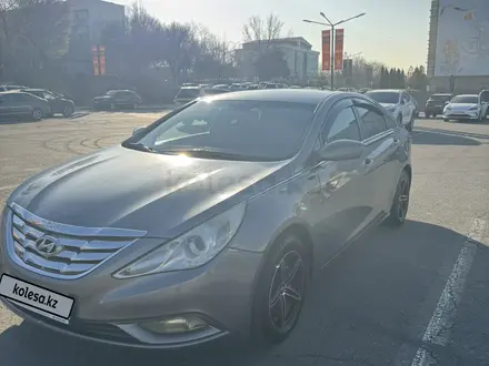 Hyundai Sonata 2011 года за 5 300 000 тг. в Алматы – фото 2