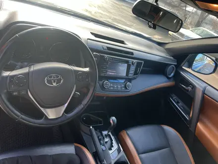 Toyota RAV4 2017 года за 8 500 000 тг. в Актобе – фото 6