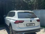Volkswagen Tiguan 2022 года за 13 500 000 тг. в Алматы – фото 3
