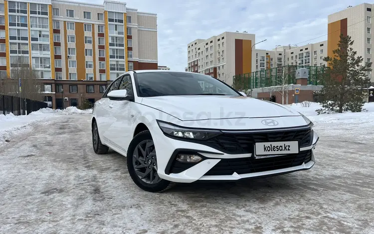 Hyundai Elantra 2024 годаfor11 000 000 тг. в Астана