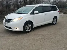 Toyota Sienna, 2012
