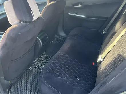 Toyota Camry 2014 года за 8 000 000 тг. в Атырау – фото 8