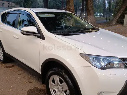 Toyota RAV4 2015 года за 9 700 000 тг. в Алматы – фото 16