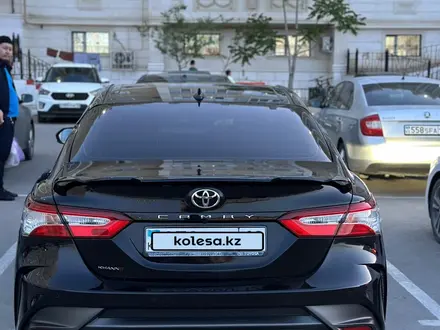 Toyota Camry 2021 года за 18 500 000 тг. в Актау – фото 3