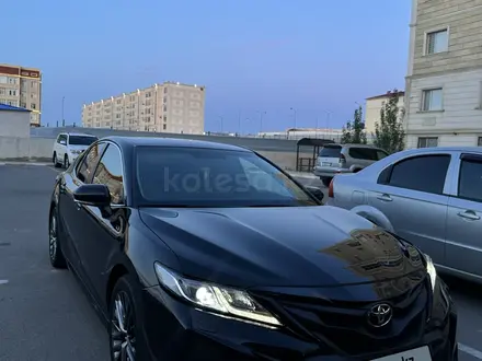 Toyota Camry 2021 года за 18 500 000 тг. в Актау