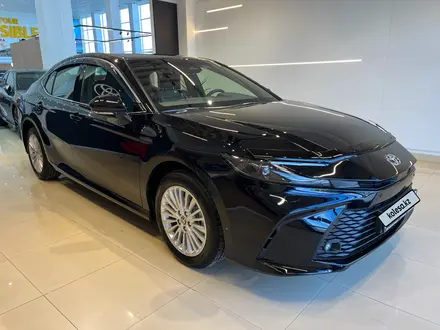 Toyota Camry Elegance 2025 года за 18 690 000 тг. в Караганда – фото 3