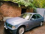 BMW 320 1997 года за 1 400 000 тг. в Алматы