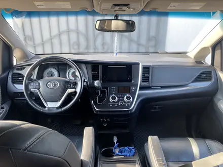 Toyota Sienna 2015 года за 10 000 000 тг. в Атырау – фото 4