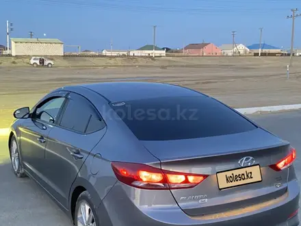 Hyundai Elantra 2018 года за 5 000 000 тг. в Атырау – фото 2
