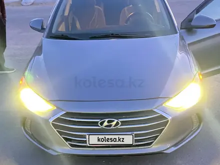 Hyundai Elantra 2018 года за 5 000 000 тг. в Атырау – фото 15