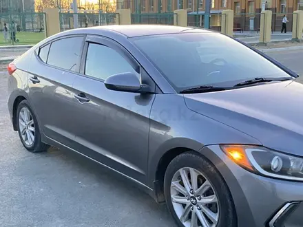 Hyundai Elantra 2018 года за 5 000 000 тг. в Атырау – фото 6