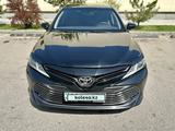 Toyota Camry 2021 года за 12 600 000 тг. в Алматы – фото 2