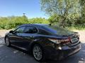 Toyota Camry 2018 года за 13 300 000 тг. в Алматы – фото 14