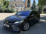 Toyota Camry 2018 года за 13 300 000 тг. в Алматы