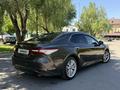 Toyota Camry 2018 года за 13 300 000 тг. в Алматы – фото 2