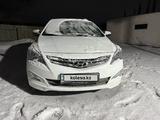 Hyundai Solaris 2015 годаүшін5 200 000 тг. в Семей – фото 2