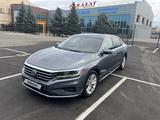 Volkswagen Passat 2020 года за 8 700 000 тг. в Уральск