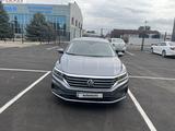 Volkswagen Passat 2020 года за 8 700 000 тг. в Уральск – фото 2