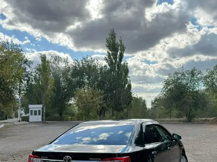 Toyota Camry 2014 года за 9 500 000 тг. в Уральск – фото 3