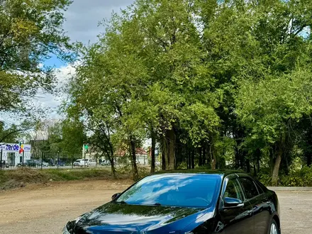 Toyota Camry 2014 года за 9 500 000 тг. в Уральск – фото 2