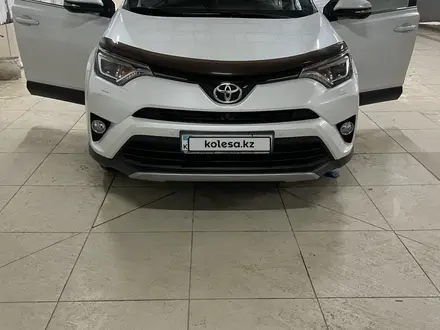Toyota RAV4 2018 года за 13 200 000 тг. в Жанаозен – фото 5