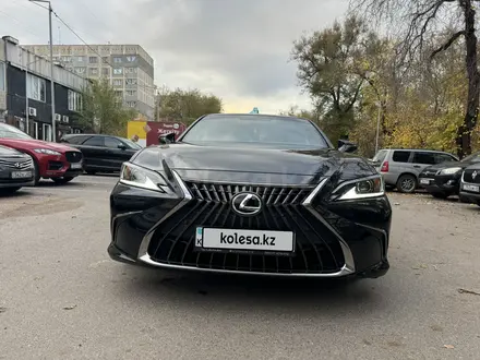 Lexus ES 250 2022 года за 24 400 000 тг. в Алматы – фото 3