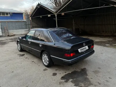 Mercedes-Benz E 230 1992 года за 1 300 000 тг. в Тараз – фото 4