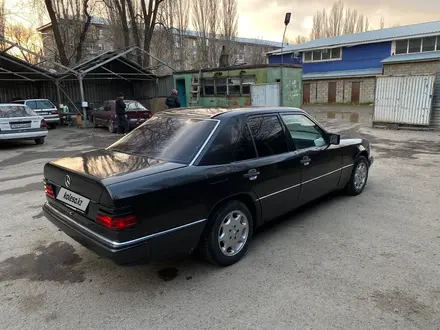 Mercedes-Benz E 230 1992 года за 1 300 000 тг. в Тараз – фото 7