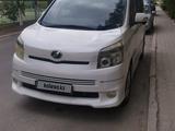 Toyota Voxy 2008 года за 4 500 000 тг. в Атырау – фото 4