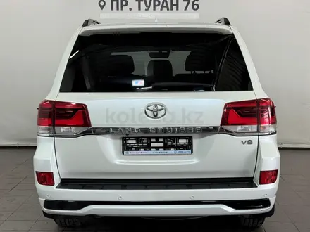 Toyota Land Cruiser Luxe 2017 года за 29 000 000 тг. в Астана – фото 4