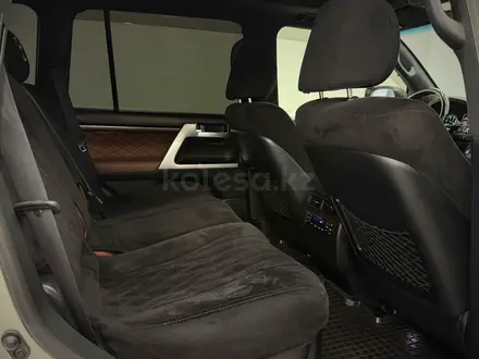 Toyota Land Cruiser Luxe 2017 года за 29 000 000 тг. в Астана – фото 7
