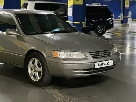 Toyota Camry 1999 года за 3 600 000 тг. в Шымкент – фото 9