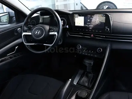 Hyundai Elantra 2021 года за 7 690 000 тг. в Костанай – фото 17