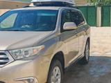 Toyota Highlander 2013 годаүшін9 500 000 тг. в Жанаозен – фото 2