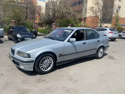 BMW 320 1995 года за 1 650 000 тг. в Алматы – фото 2