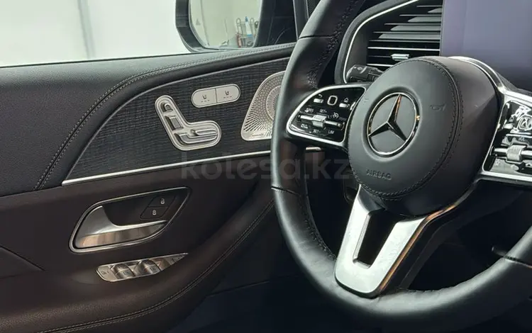 Mercedes-Benz GLS 450 2022 года за 63 000 000 тг. в Астана