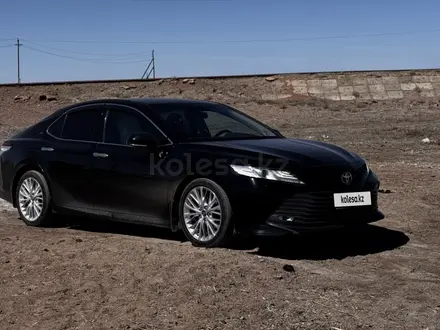 Toyota Camry 2018 года за 11 500 000 тг. в Костанай – фото 11
