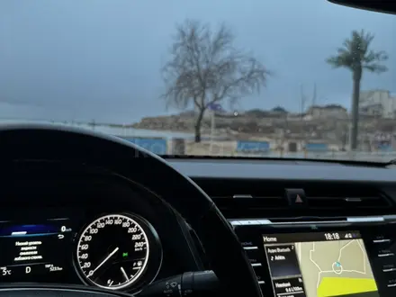 Toyota Camry 2018 года за 11 500 000 тг. в Костанай – фото 13