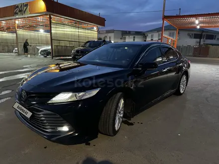 Toyota Camry 2018 года за 11 500 000 тг. в Костанай – фото 18