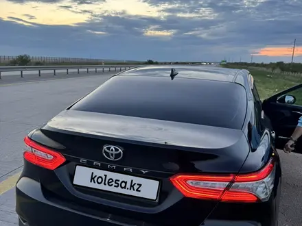 Toyota Camry 2018 года за 11 500 000 тг. в Костанай – фото 8