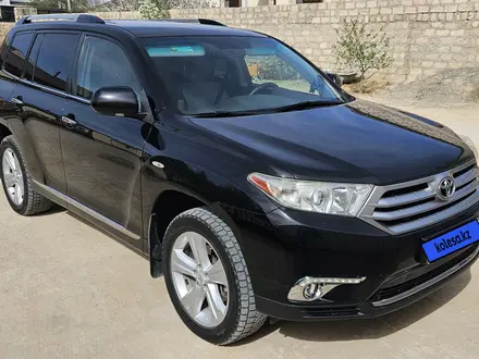 Toyota Highlander 2011 года за 12 700 000 тг. в Жанаозен – фото 2