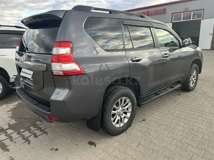 Toyota Land Cruiser Prado 2016 года за 18 300 000 тг. в Актобе – фото 4