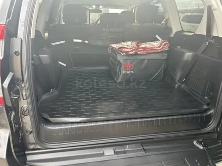 Toyota Land Cruiser Prado 2016 года за 18 300 000 тг. в Актобе – фото 9
