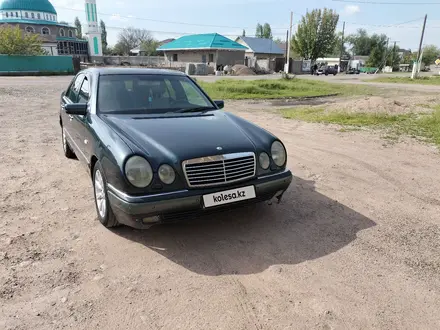 Mercedes-Benz E 280 1998 года за 2 500 000 тг. в Мерке – фото 2