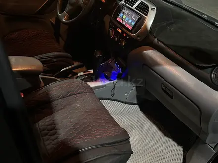 Toyota RAV4 2001 года за 3 900 000 тг. в Алматы – фото 21